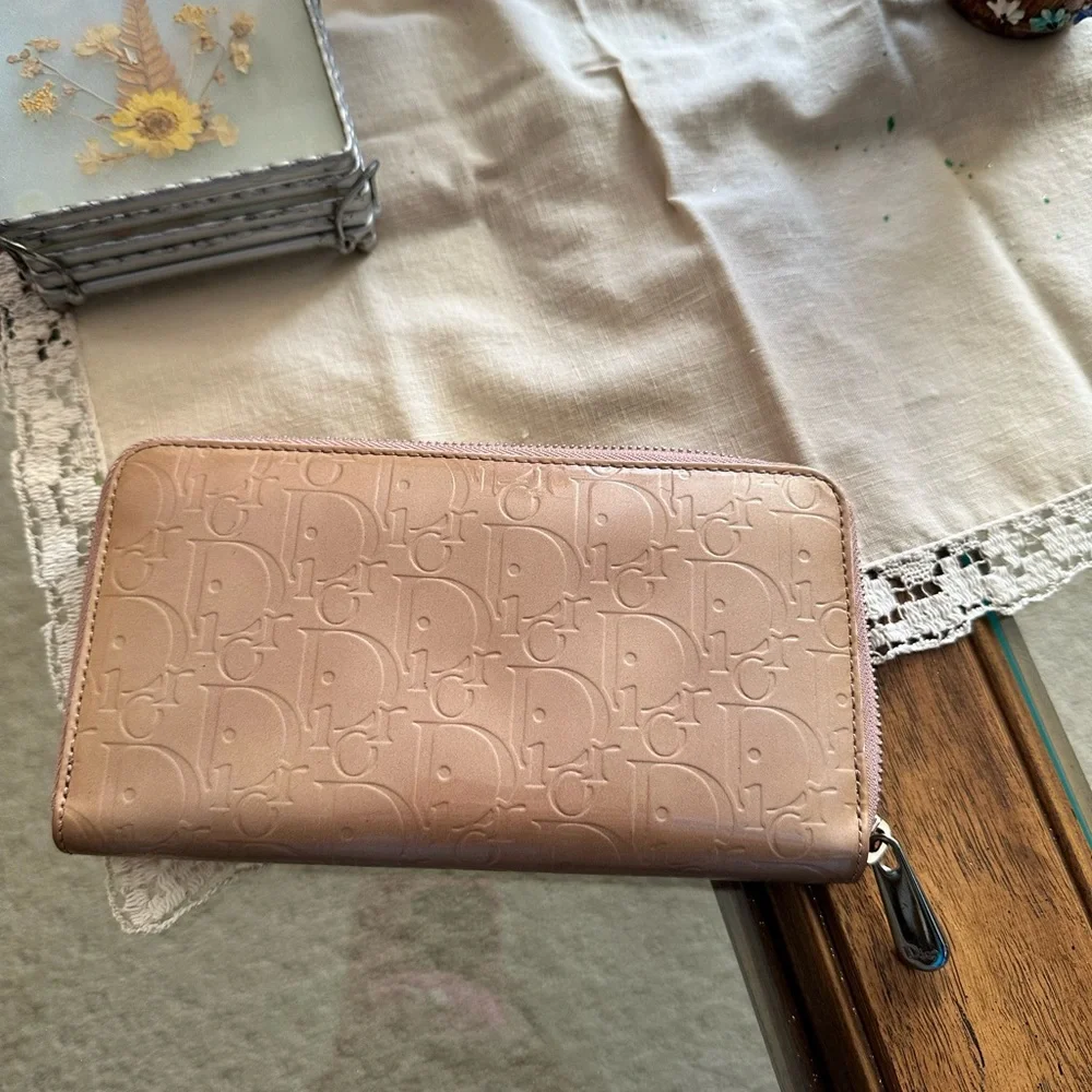 AUTHENTIC VINTAGE DIOR ZIPPY WALLET